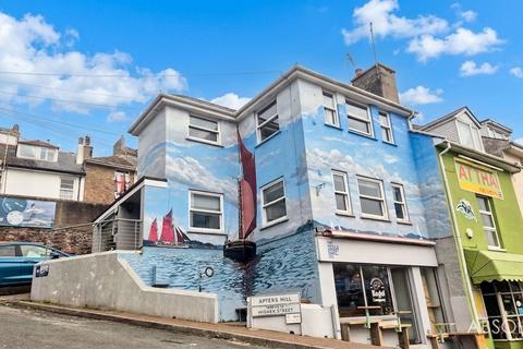 3 bed property, in Apters Hill, £400,000