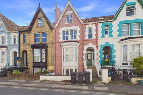 6 bed property, in Arthur Street, £450,000