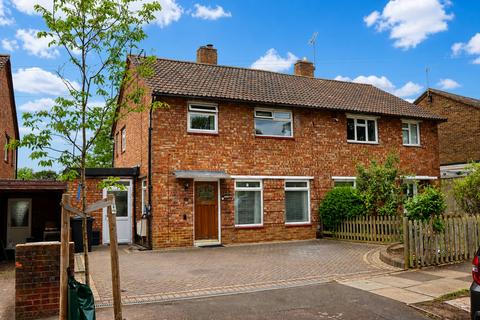 3 bed property, in Boughton Avenue, £600,000