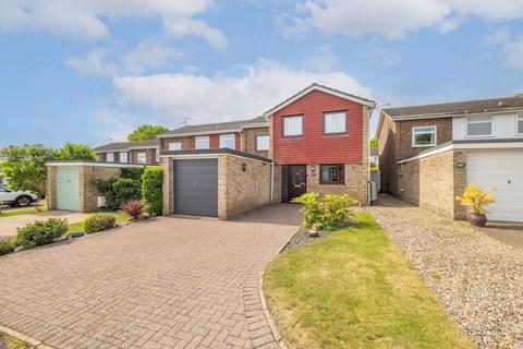 4 bed property, in Sycamore Way, £569,950