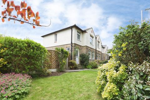 3 bed property, in Leathley Avenue, £400,000