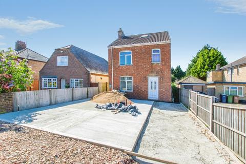 2 bed property, in Leverington Road, £90,000