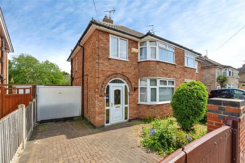 3 bed property, in Charles Drive, £250,000