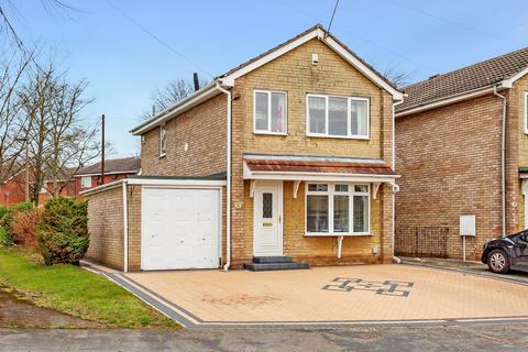 3 bed property, in Staunton Road, £210,000