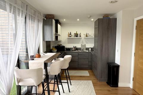 1 bed property, in Navigation Street, £195,000