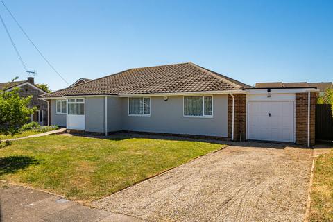 3 bed property, in Capel-le-Ferne, £550,000
