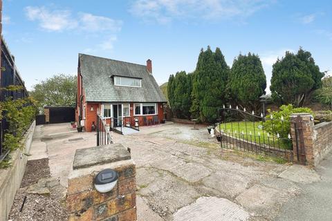2 bed property, in Chorley Road, £325,000