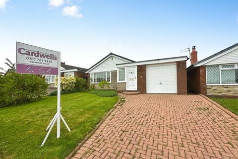 2 bed property, in Hambleton Close, £350,000