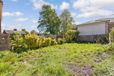 3 bed property, in Yew Tree Close, £259,000