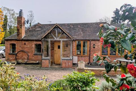 3 bed property, in Charlton, £600,000