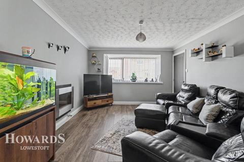 3 bed property, in Wentworth Way, £280,000