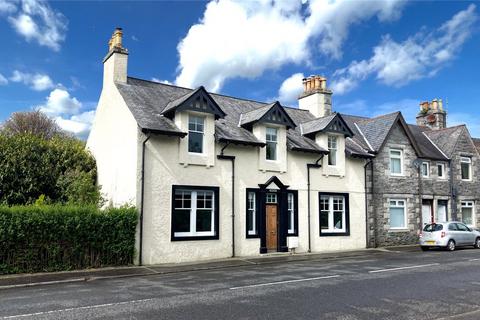 4 bed property, in Ayrlie, £300,000