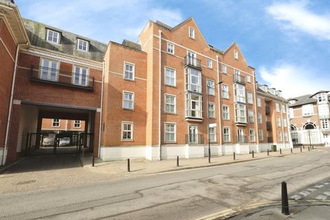1 bed property, in Skeldergate, £145,000