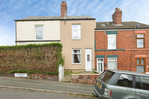 2 bed property, in Limpsfield Road, £120,000