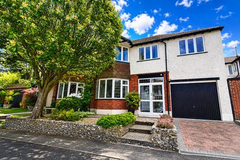 4 bed property, in Bramley Road, £725,000