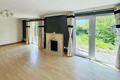 3 bed property, in Pasture Close, £225,000