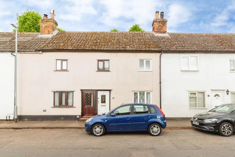 2 bed property, in Stocks Lane, £240,000