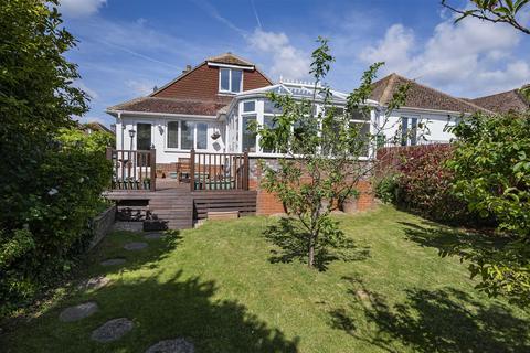 3 bed property, in Tyedean Road, £475,000