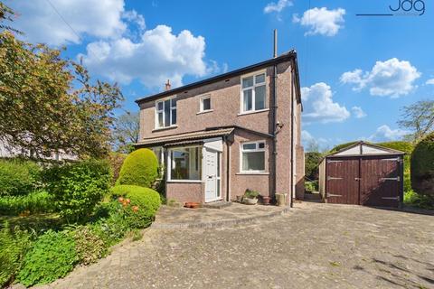 4 bed property, in Kirklands, £430,000