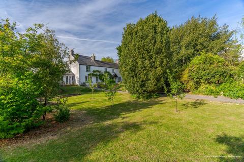 4 bed property, in Turkey Street, £799,950