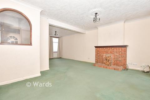 3 bed property, in Park Road, £325,000