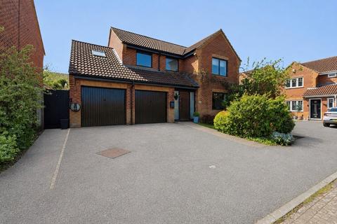5 bed property, in Ford Lane, £875,000