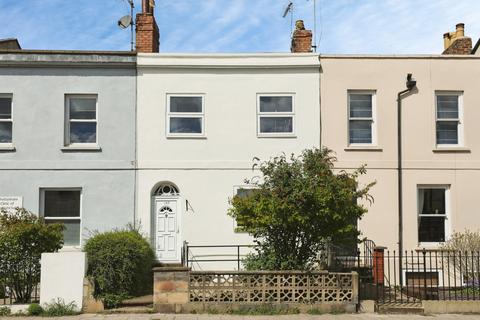 4 bed property, in Bath Road, £475,000