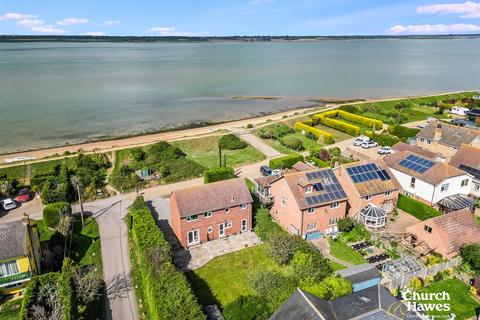 3 bed property, in Sea View Promenade, £700,000
