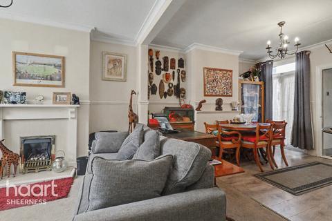 2 bed property, in Coronation Road, £170,000