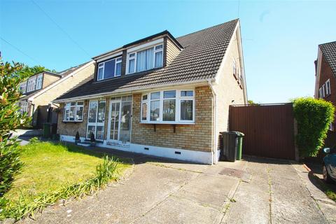 3 bed property, in Tyelands, £475,000