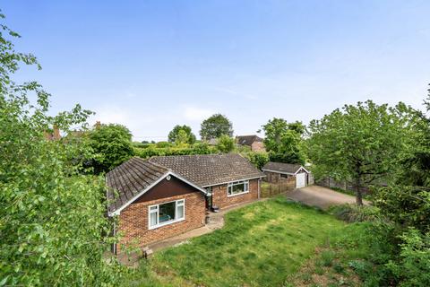3 bed property, in High Street, £775,000