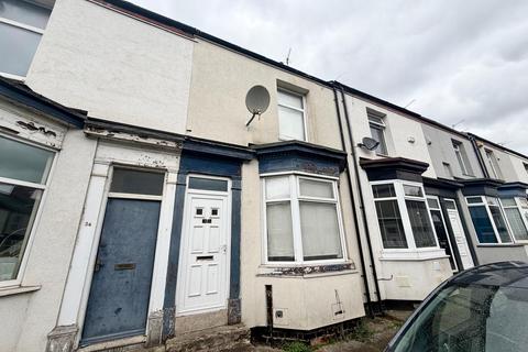 2 bed property, in Dundas Street, £65,000