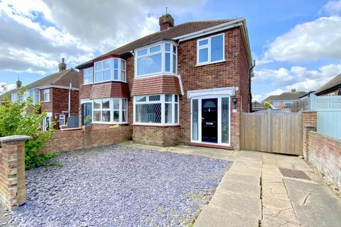 3 bed property, in Trinity Road, £215,000