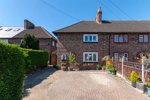 3 bed property, in Botsford Road, £775,000