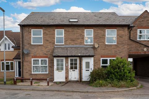 2 bed property, in Shepherds Court, £165,000