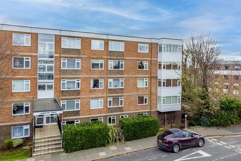 2 bed property, in Wilbury Crescent, £280,000