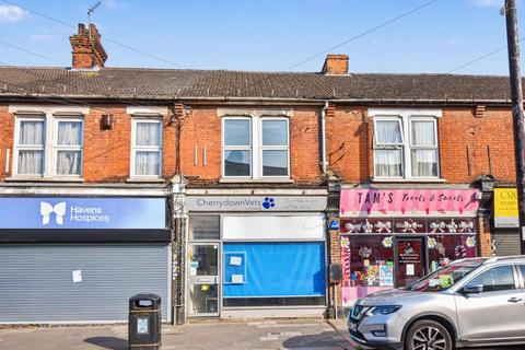1 bed property, in 12A King Street, £90,000