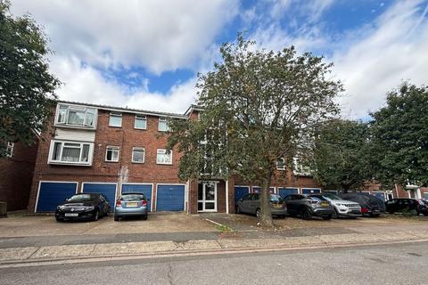 1 bed property, in 39 Whernside Close, £145,000