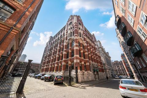 1 bed property, in Granby House, £160,000