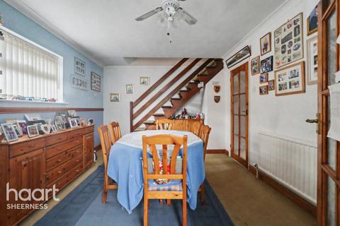 3 bed property, in Southsea Avenue, £350,000