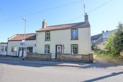 3 bed property, in The Causeway, £450,000