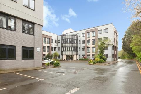 1 bed property, in Streetsbrook Road, £155,000