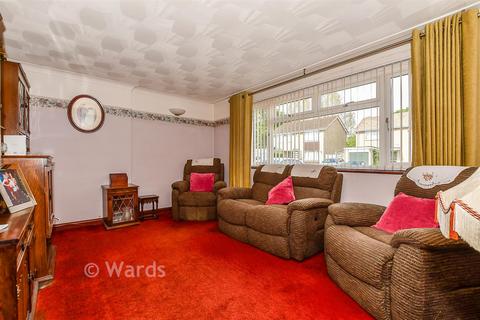3 bed property, in Eastwell Close, £450,000
