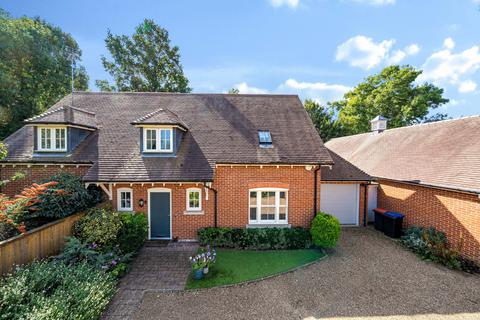 4 bed property, in The Mount, £825,000