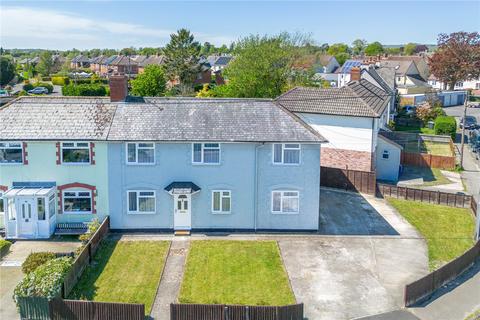 4 bed property, in The Crescent, £400,000