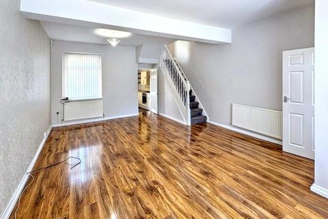 4 bed property, in Bute Street, £120,000