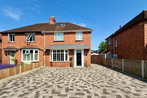 5 bed property, in 18 Belvidere Road, £425,000