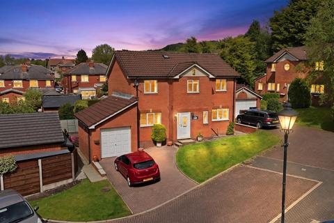 4 bed property, in Maple Grove, £450,000