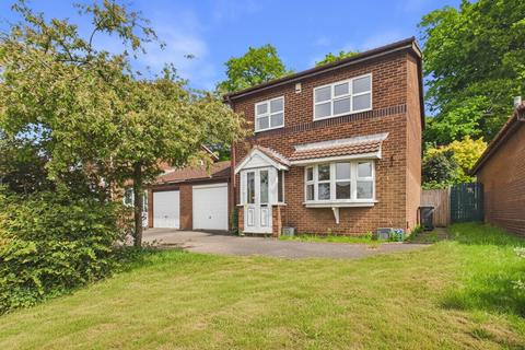 3 bed property, in College Farm Drive, £350,000