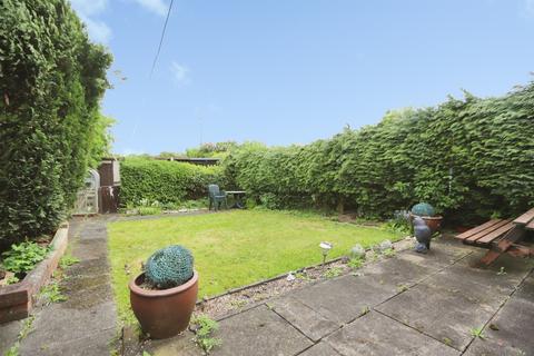 3 bed property, in Cherry Tree Grove, £120,000